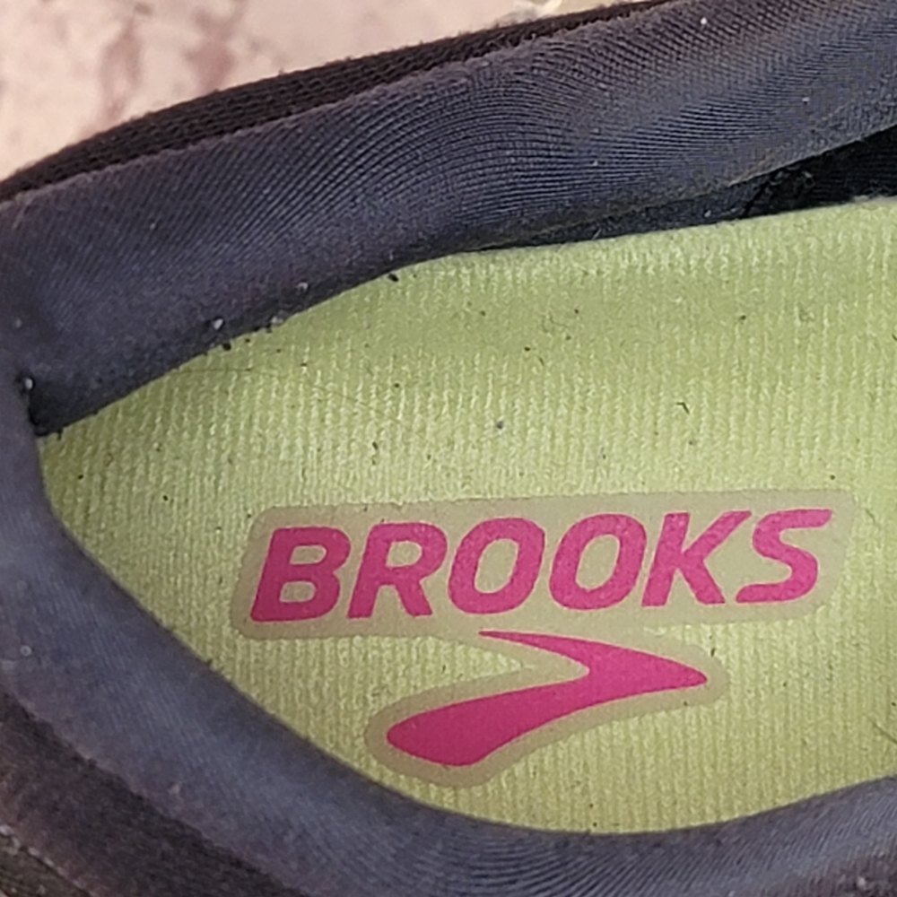 Brooks Glycerin 19 1203431B074
Women's Black and Pink Running Shoes Size 8.5B - Picture 11 of 13